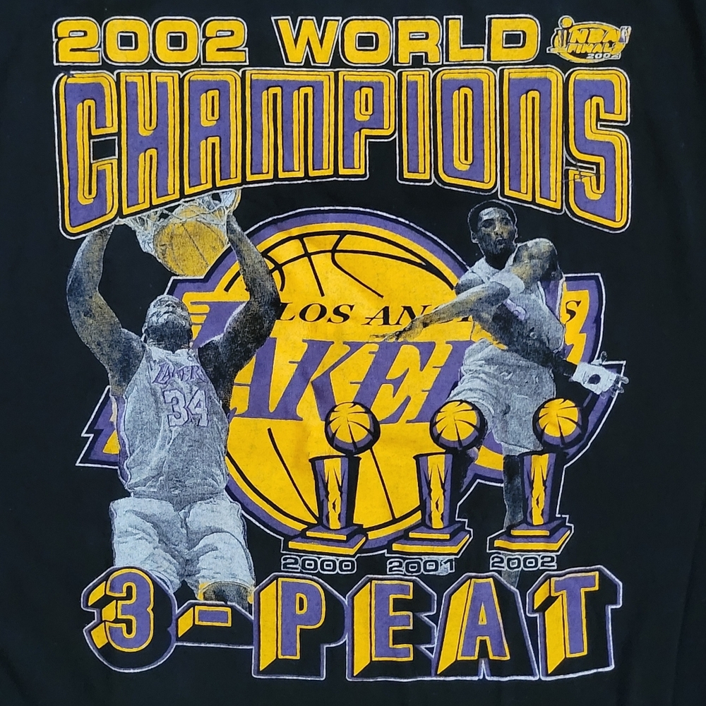 LOS ANGELES LAKERS 3 PEAT T-SHIRT  2X